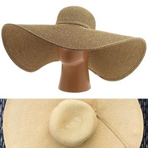Extra large floppy straw hat ☀️☀️☀️